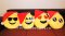 Perna emoticon, cu caciula de Mos Craciun Perna emoticon, cu caciula de Mos Craciun